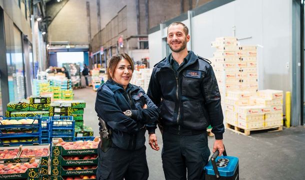 HLS-Team auf dem Hamburger Großmarkt bei der Bargeldabholung